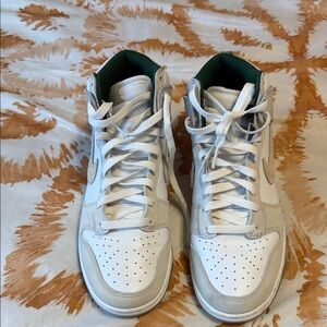 Nike White and Green Men's Shoes